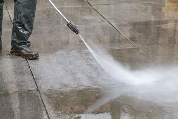 Cost of Concrete Power Washing in Aurora