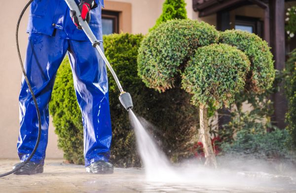 Cost of Driveway Cleaning in Aurora