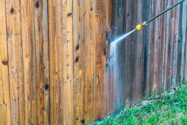 Cost of Fence Washing in Aurora