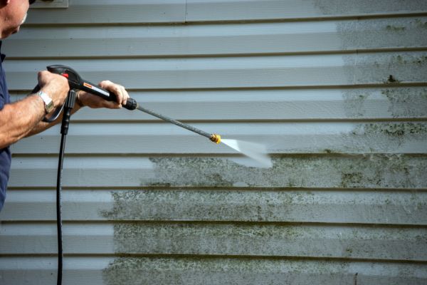 Cost of Vinyl Siding Power Washing in Aurora