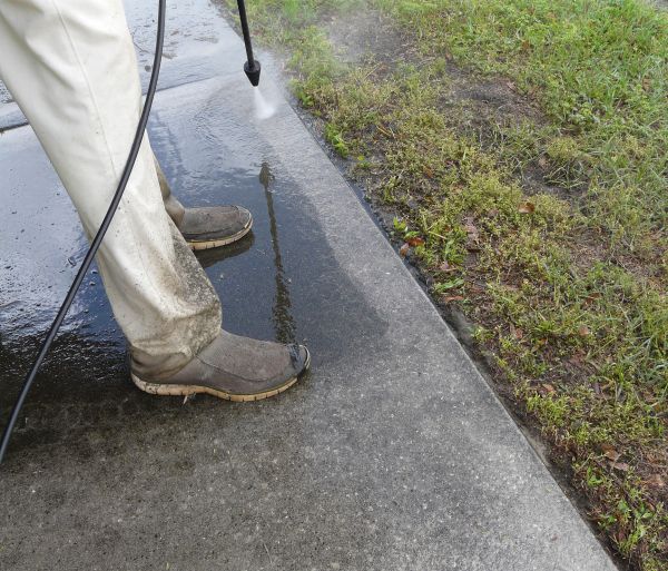 Cost of Sidewalk Concrete Cleaning in Aurora
